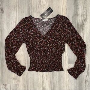 NWT Paper Crane Long Sleeve V Neck Smocked Peasant Top Black Floral Size XS